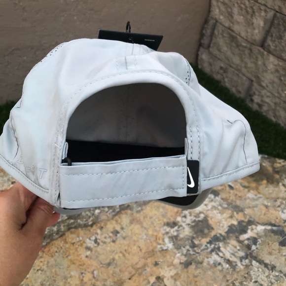 Nike Aerobill Featherlight Hat - Picture 4 of 7